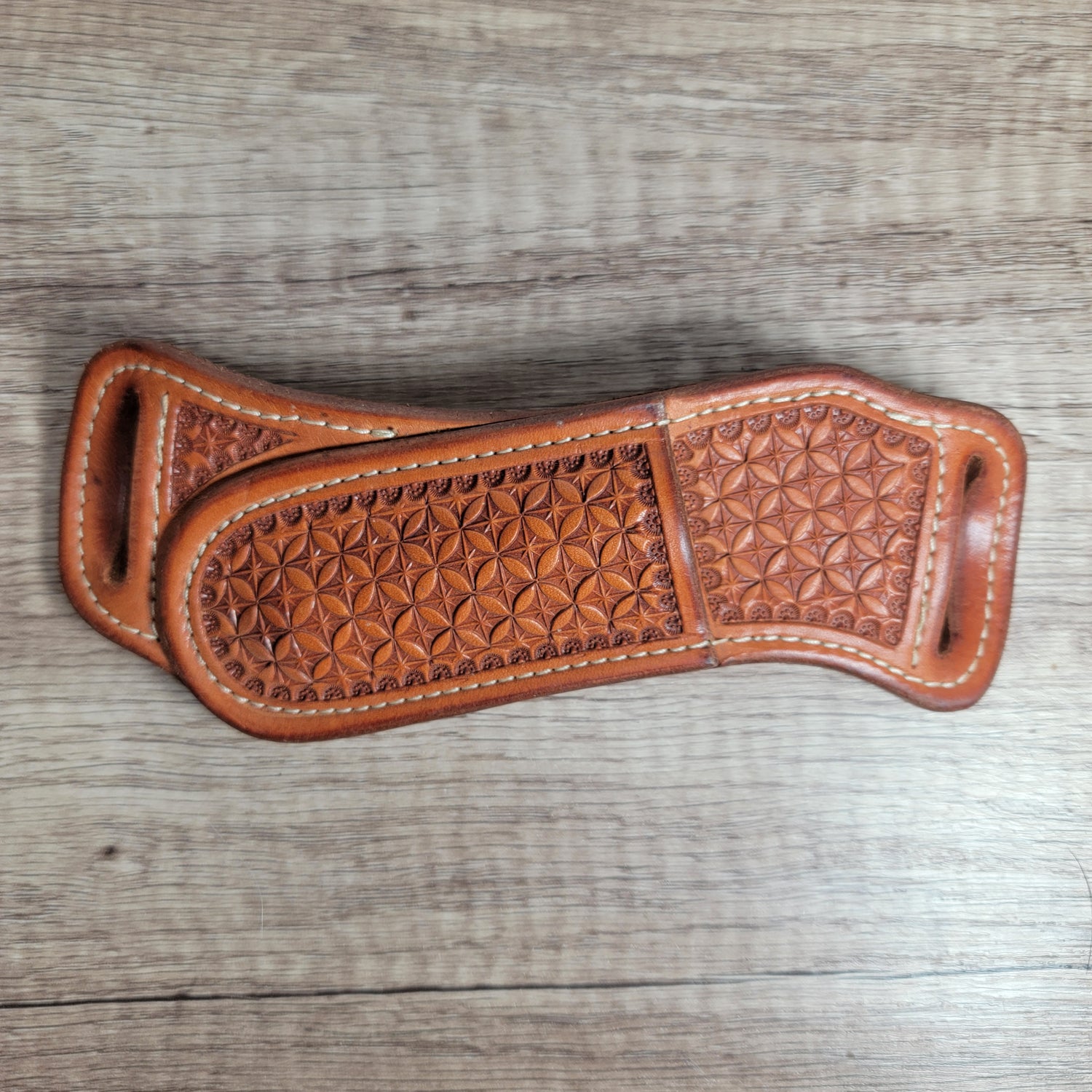 Horizontal Trapper Knife Sheath with Geometric tooling - in stock