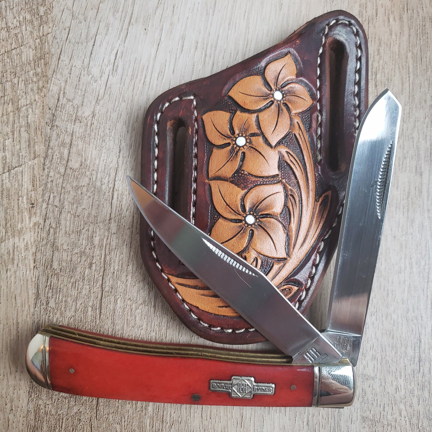 Tri-Floral Sheath and Knife